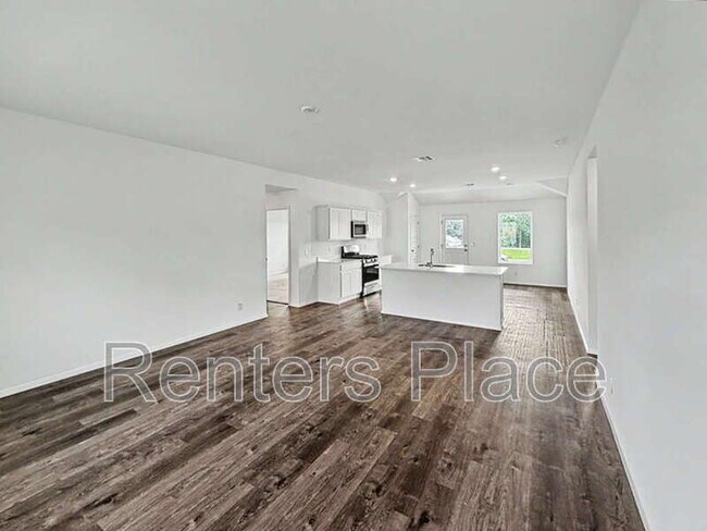 Building Photo - 7113 S Maple Ave