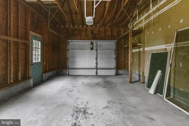 Building Photo - 319 Laurel St