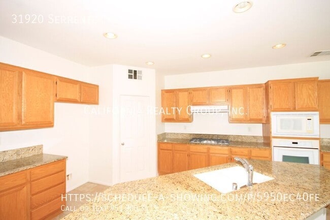 Building Photo - 31920 Serrento Dr