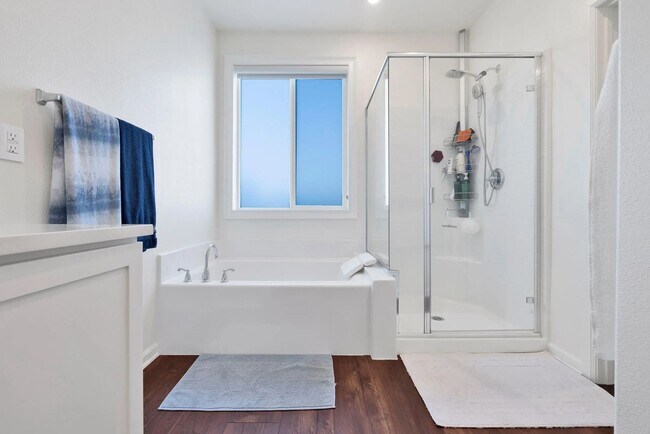 Building Photo - Eco-Friendly 3BR Home in Palmdale