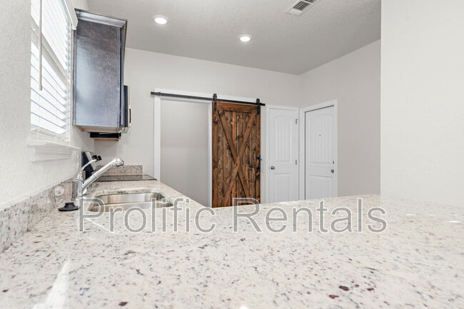 Building Photo - 106 Levi Ct