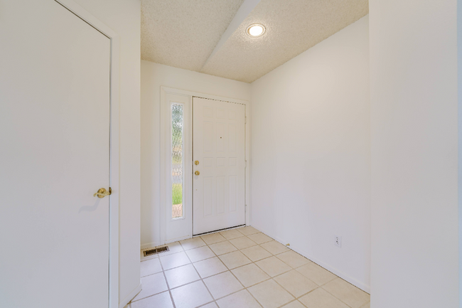 Building Photo - 356 Blue Windsor Ln