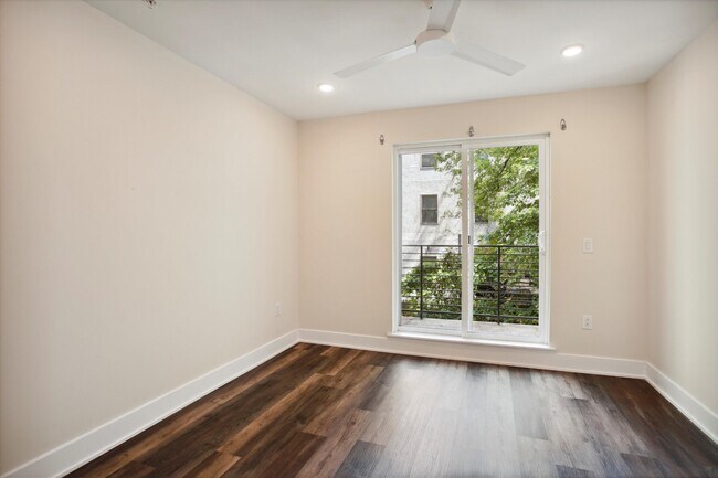 Building Photo - 1807 N Bouvier St