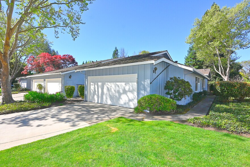 Building Photo - 200 Powhattan Ct