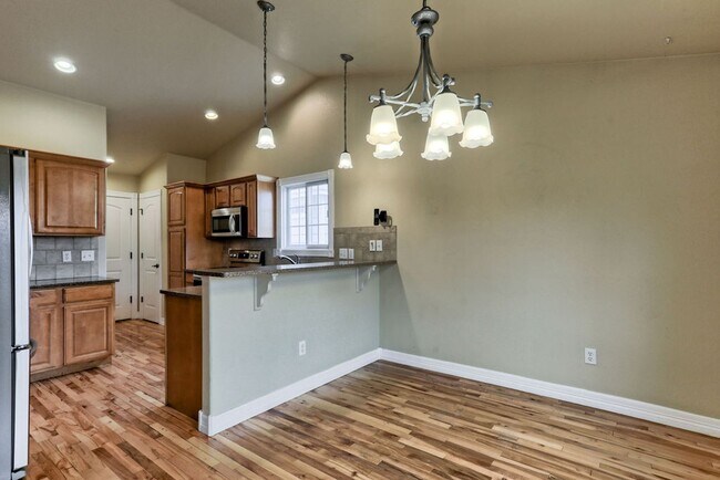 Building Photo - Don't Miss This Spacious Home in West Greeley