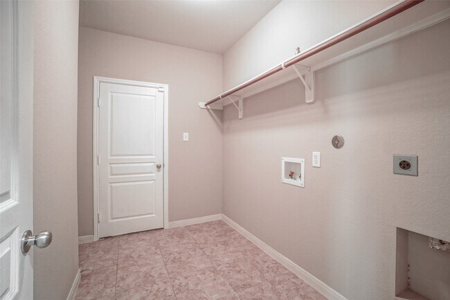 Building Photo - 8206 Jasmine Ct