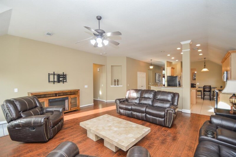 Building Photo - 4914 Surrey Park Cir