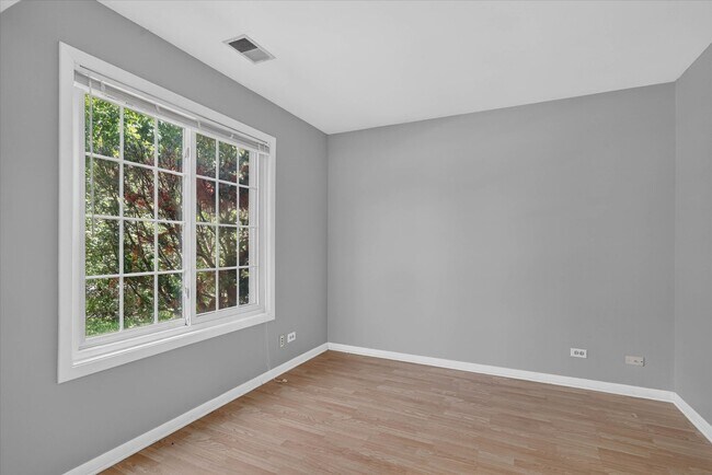 Building Photo - 901 Ashford Ln