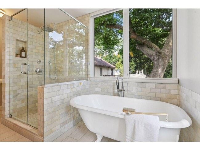 Building Photo - 3933 Zenith Ave S