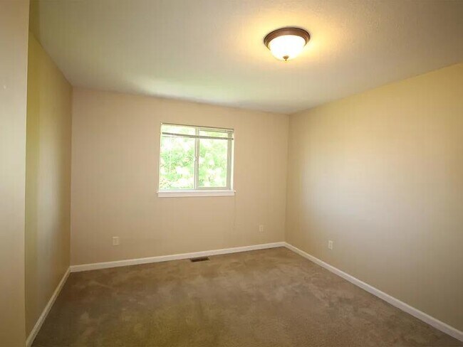 Building Photo - 164 Meriwether Ave