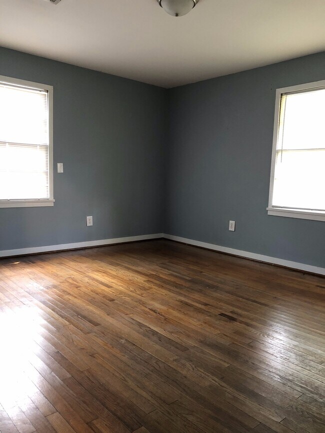 Building Photo - Charming 2 Bed, 2 Bath Home on North Dean