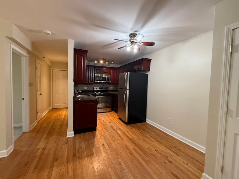 Building Photo - 10214 S 84th Terrace