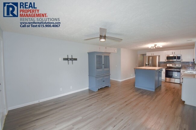 Building Photo - Adorable fenced in 3 bd 2 ba home in Murfr...