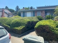 Building Photo - 701 Pope Dr