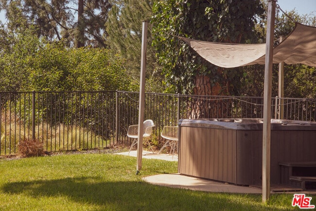 Building Photo - 1070 Norumbega Dr