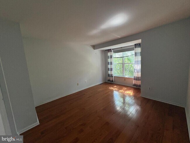 Building Photo - 208 Castle Dr