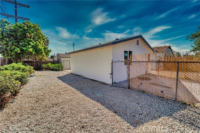 Building Photo - 11420 Clovis Ave