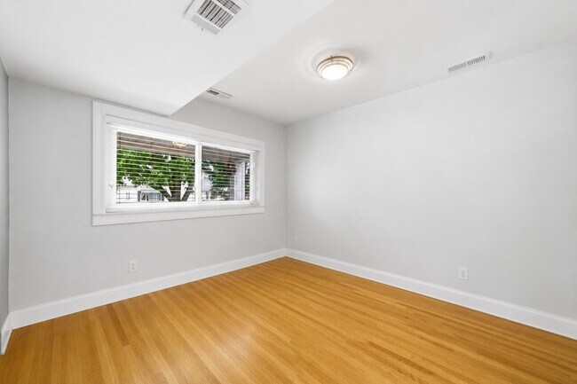 Building Photo - 2231 N 75th Ave