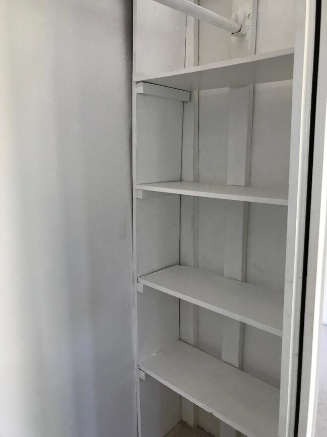 Building Photo - 4401 Willens Ave