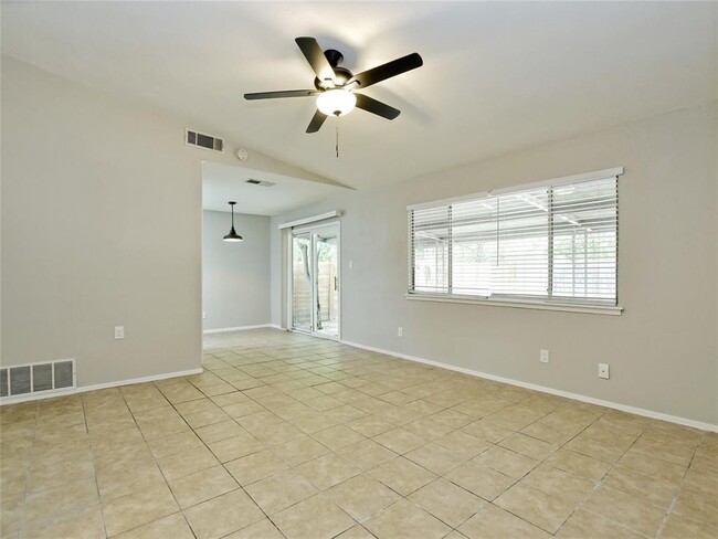 Building Photo - 5255 Meadow Creek Dr