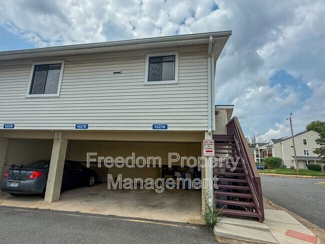 Building Photo - 9327 Woodlea Ct