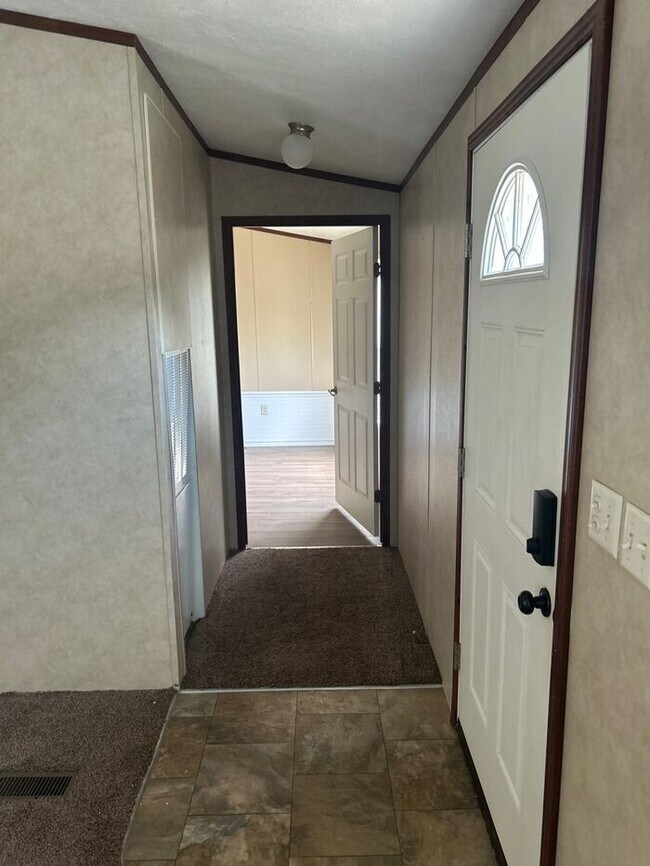 Building Photo - Mobile Home For Sale in Newton, KS