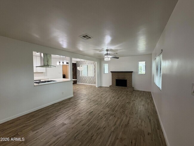 Building Photo - 2514 E Fairmount Ave