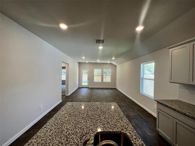 Building Photo - 1337 Camden Ln