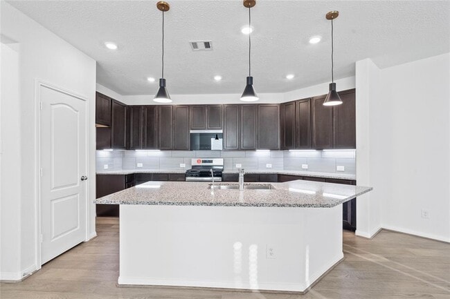 Building Photo - 18307 Sessile Oak Dr