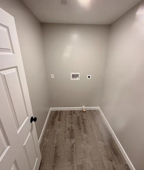 Building Photo - 404 Sharp St