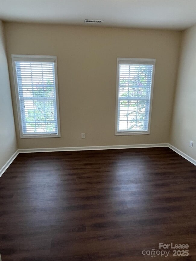 Building Photo - 2207 Eversham Dr NW