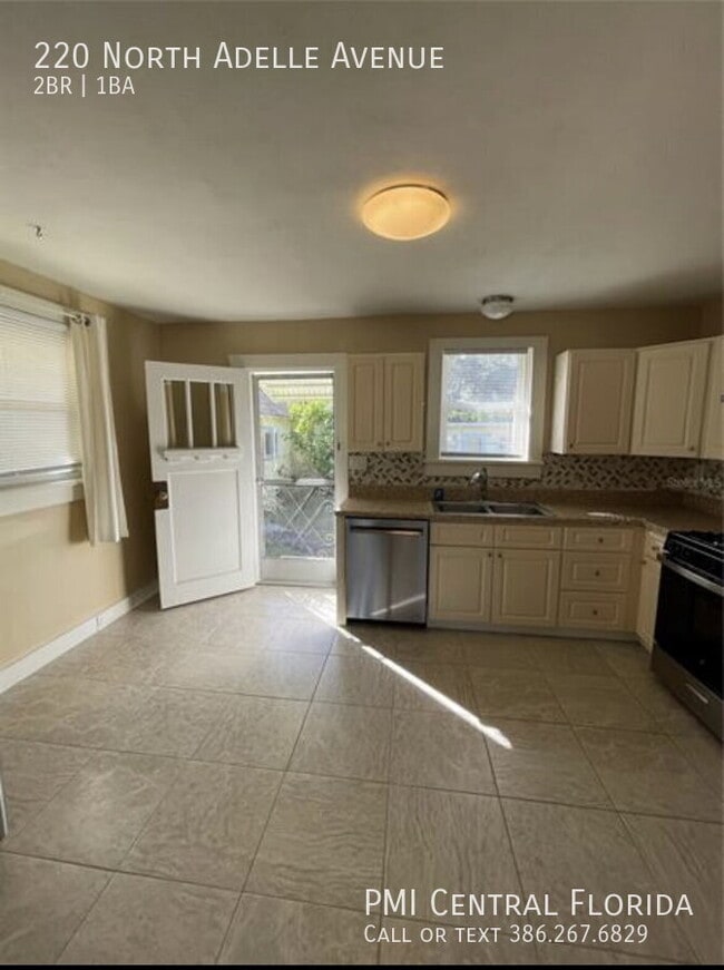 Building Photo - 220 N Adelle Ave