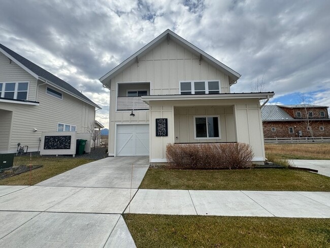 Building Photo - Chic, Fully-Furnished 3 Bed / 2.5 Bath Rental – Bozeman Convenience & Modern Comfort