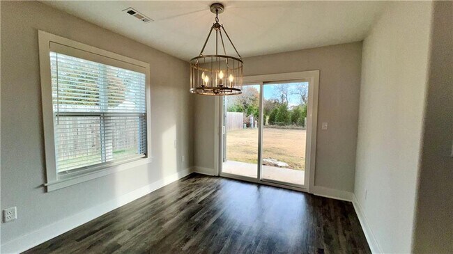 Building Photo - 331 W Taverner Xing