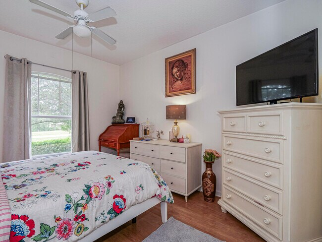 Building Photo - 5095 Fairways Cir