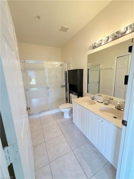 Building Photo - 9175 Celeste Dr