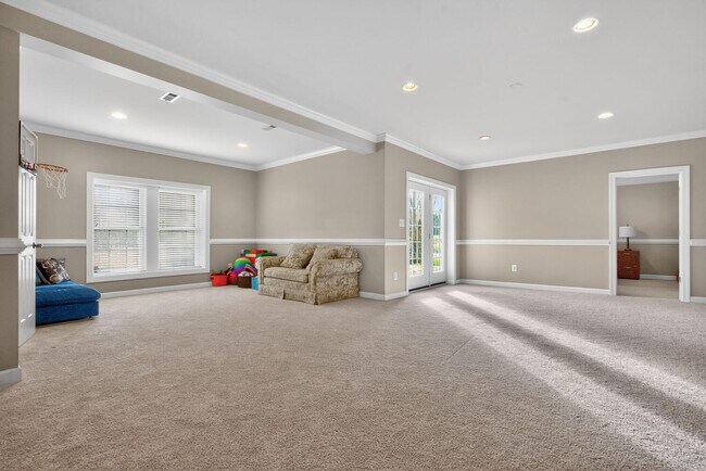 Building Photo - 401 Hilton Head Ct