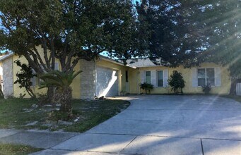 Building Photo - 5565 Telipa Dr