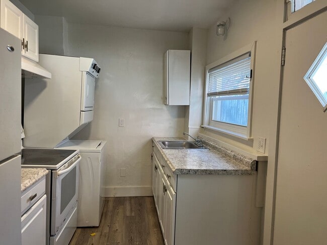 Building Photo - 3 Bedroom 1 Bath Home in Lancaster City - ...