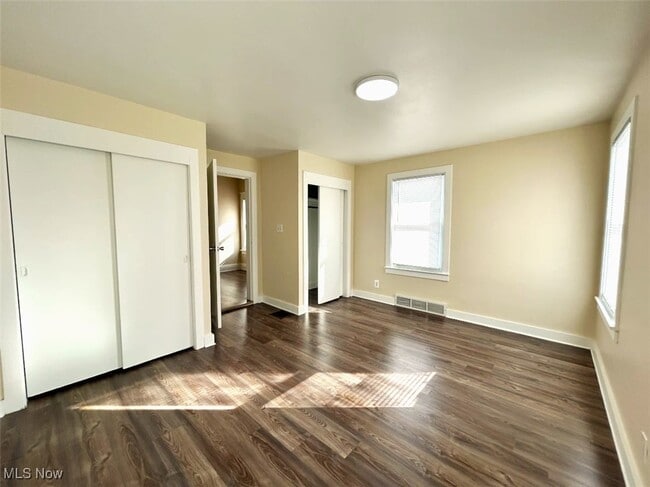 Building Photo - 2454 Cleveland Ave