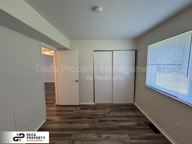 Building Photo - 9910 Broadmoor Dr