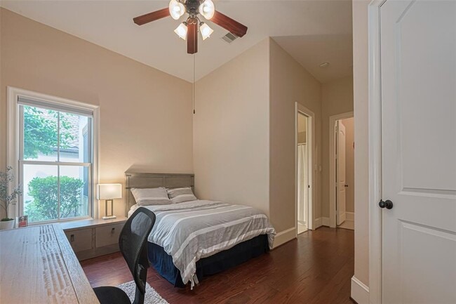 Building Photo - 3 Ivy Castle Ct