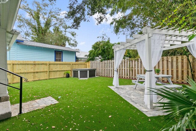 Building Photo - 140B M L King Ave