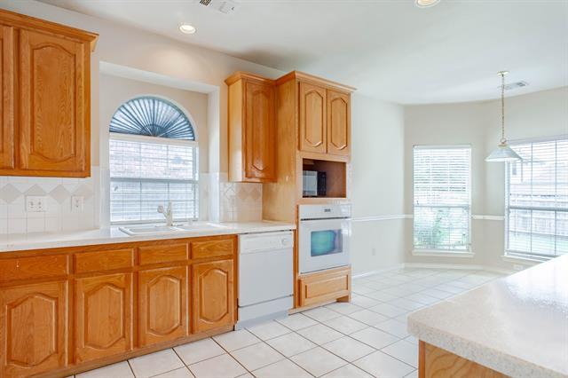 Building Photo - 5376 Lake Chelen Dr