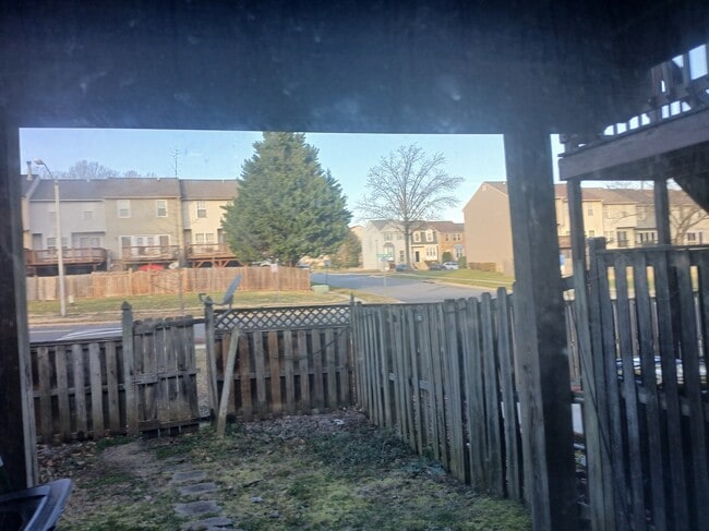 Building Photo - 103 Joyceton Terrace