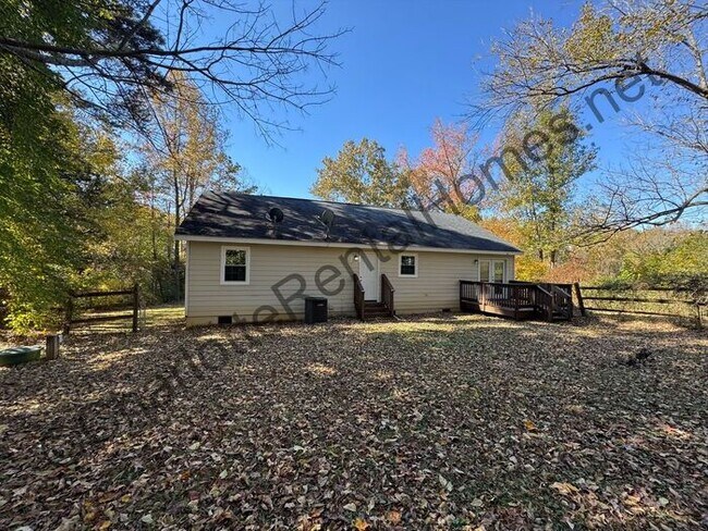 Building Photo - Rocking Chair front porch in Mint Hill!