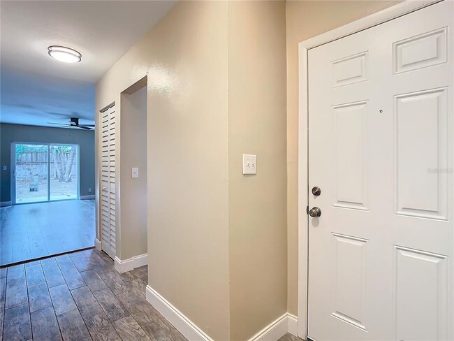 Building Photo - 1612 Fox Run Dr