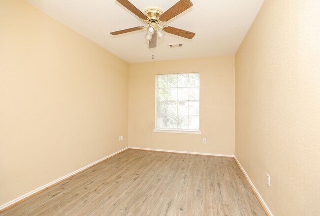 Building Photo - 17326 Harmony Hill Dr