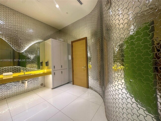 Building Photo - 501 NE 31st St