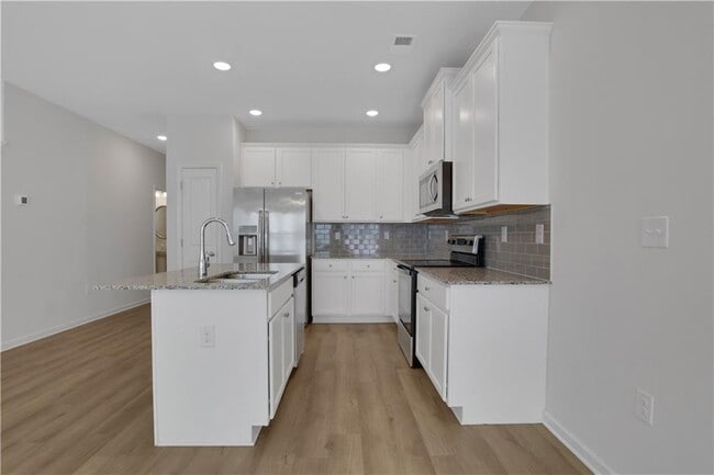 Building Photo - 102 Jaxton St